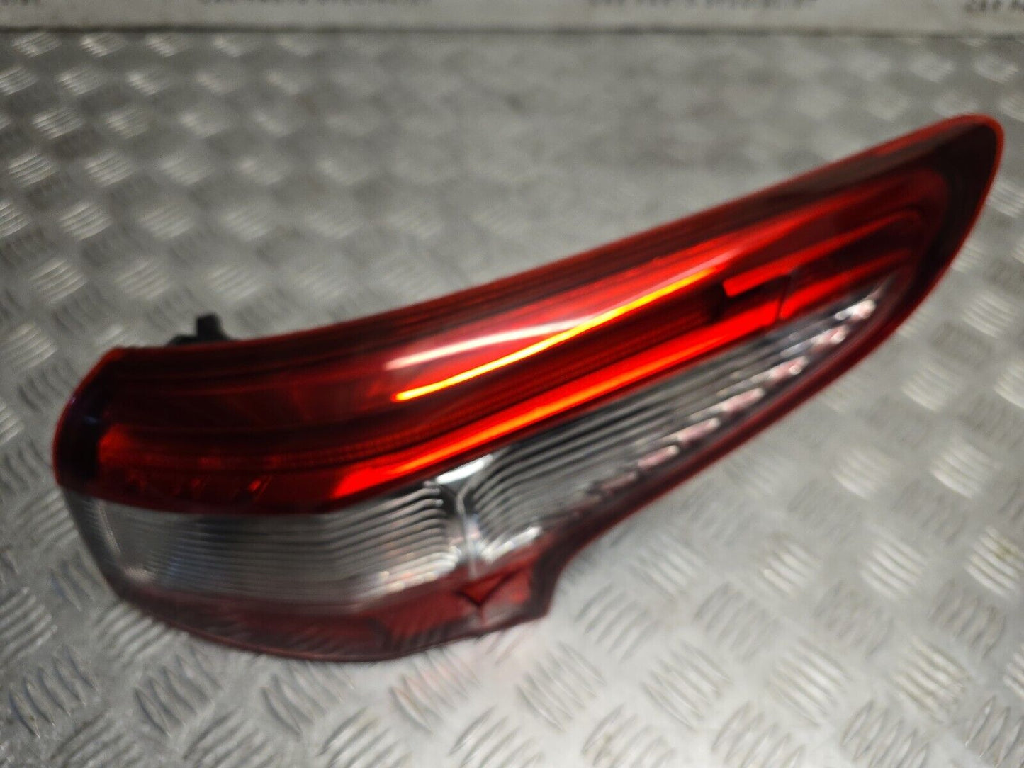 NISSAN QASHQAI J11 2014-2017 PREFACELIFT DRIVERS SIDE REAR OUTER LED BRAKE LIGHT