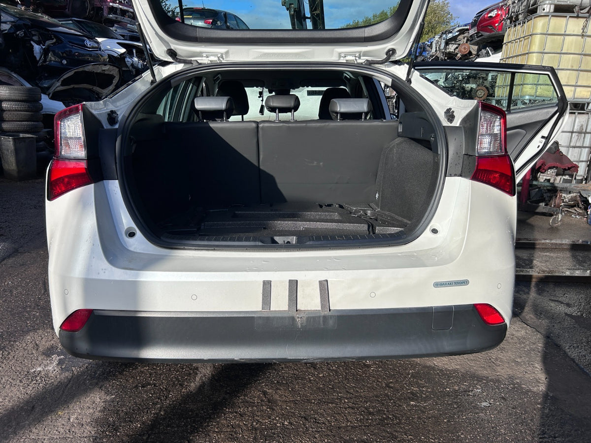 Toyota Prius Hybrid Facelift MK4 2019-2022 Genuine Rear Bumper White (070) - photo 1 of 8