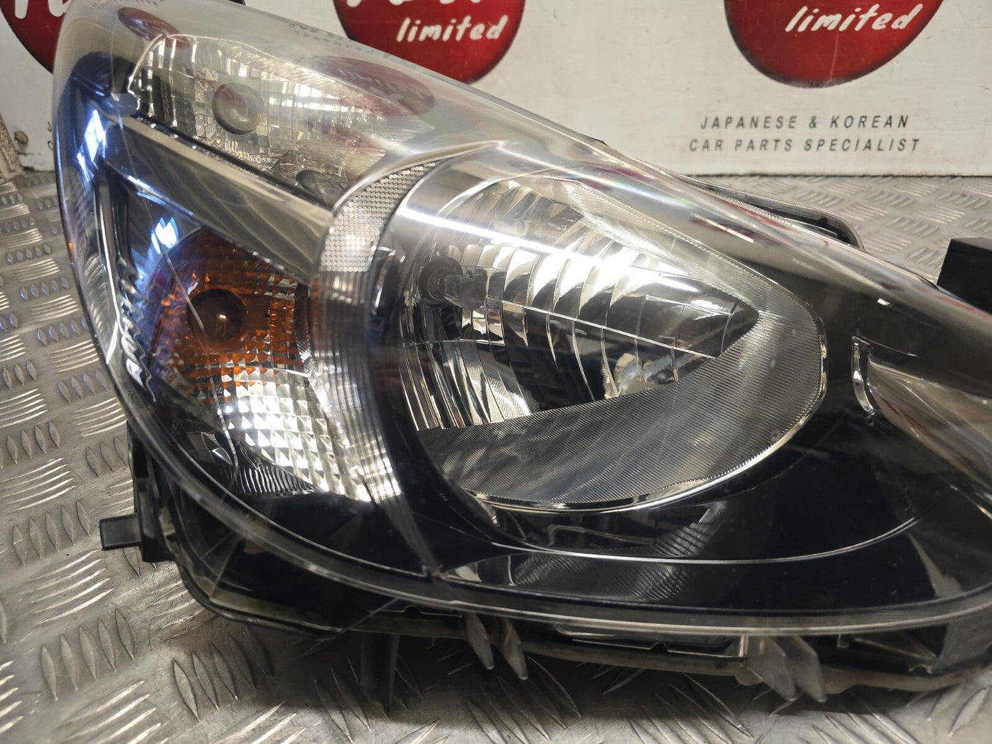 MAZDA 2 (DJ) MK3 2015-2018 PRE-FACELIFT GENUINE DRIVERS SIDE HALOGEN HEADLIGHT