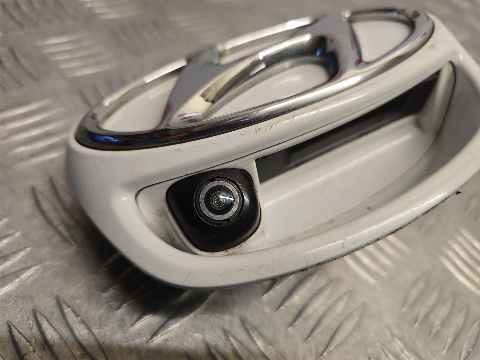 Hyundai Ioniq Ae 2016-2022 Boot Handle Switch Camera Badge Waw White 87371-G2000 3
