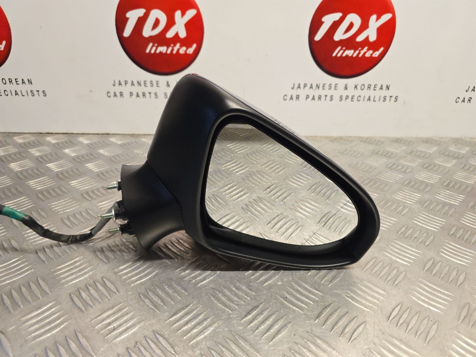 47717632