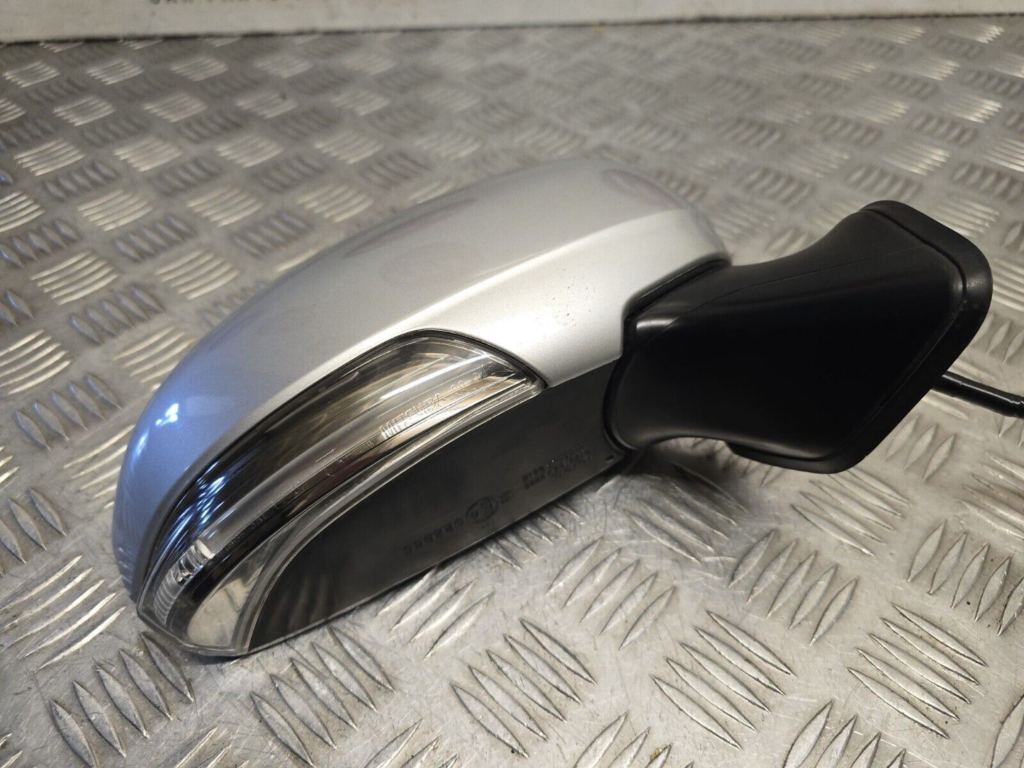 TOYOTA PRIUS MK3 2009-2015 GENUINE DRIVERS POWER FOLD WING MIRROR 1F7 SILVER