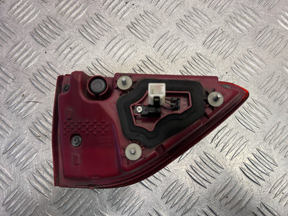 Kia Stonic YB MK1 2017-2020 Driver Side Rear Inner Tailgate Light - photo 5 of 6