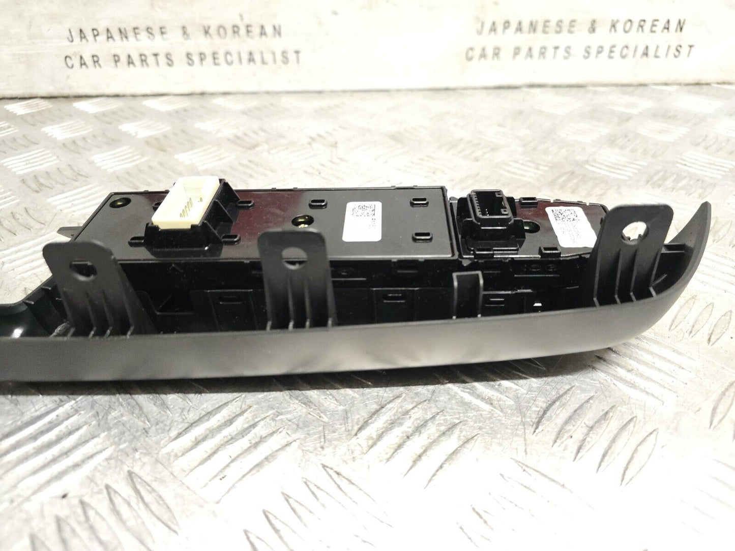 KIA SPORTAGE MK4 2016-2022 GENUINE DRIVERS FRONT 4 WAY WINDOW SWITCH 93570-F1500