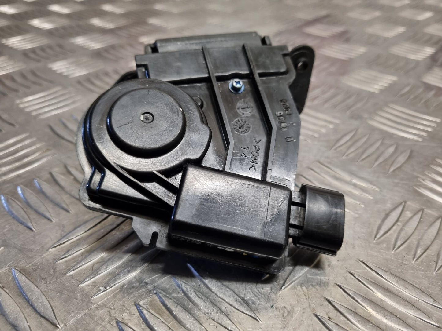TOYOTA VERSO (AR20) 2013-2018 GENUINE REAR BOOT LOCK LATCH CATCH MECHANISM