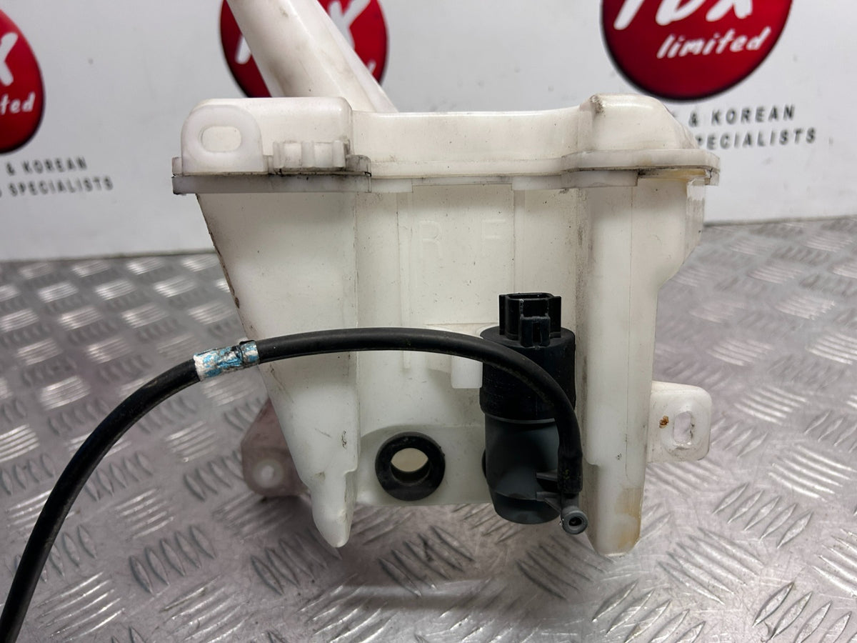Toyota Yaris XP130 MK3 2012-2020 Genuine Washer Bottle Tank Resevoir - photo 3 of 7