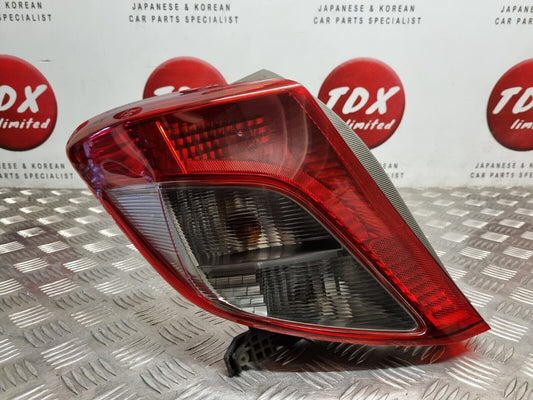 TOYOTA YARIS 2012-2015 GENUINE PASSENGERS SIDE REAR OUTER BRAKE BODY LIGHT LAMP