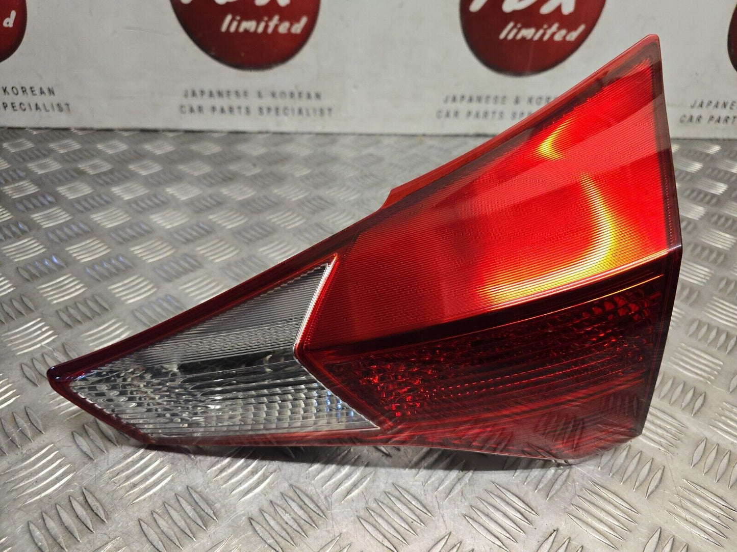 TOYOTA RAV4 XA40 MK4 2012-2015 PREFACELIFT GENUINE DRIVERS REAR INNER LIGHT LAMP