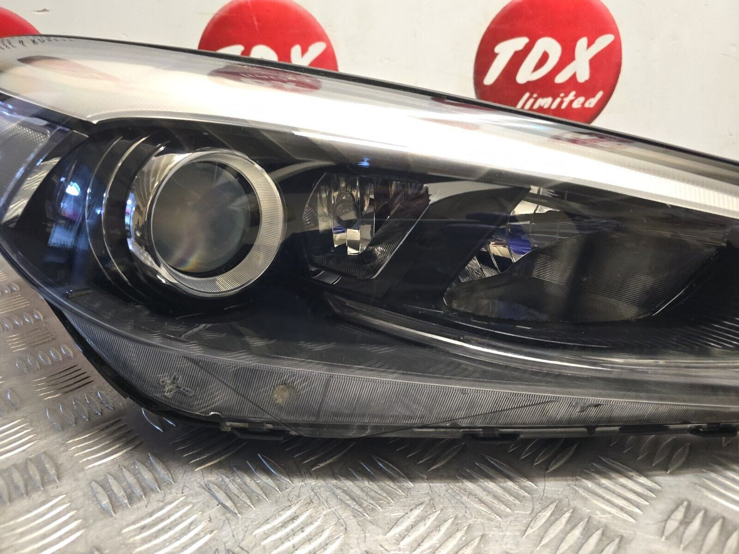 HYUNDAI TUCSON MK3 TLe 2015-2018 PRE-FACELIFT DRIVERS SIDE HALOGEN HEADLIGHT