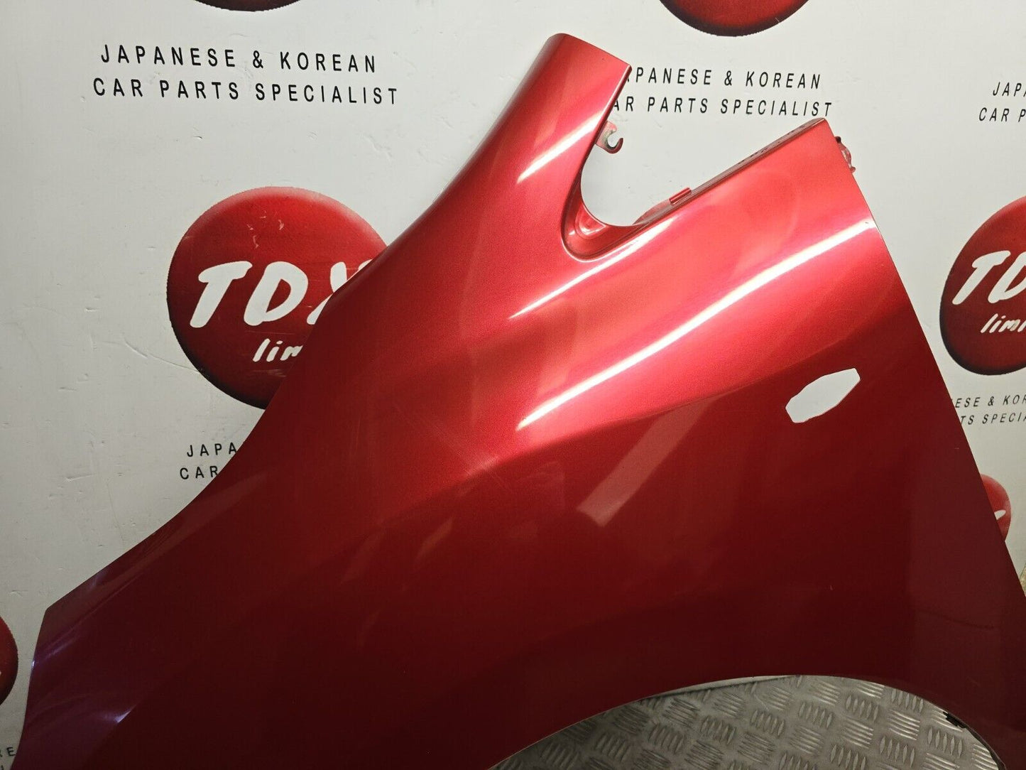 TOYOTA VERSO 2009-2012 GENUINE PASSENGER SIDE WING/FENDER RED