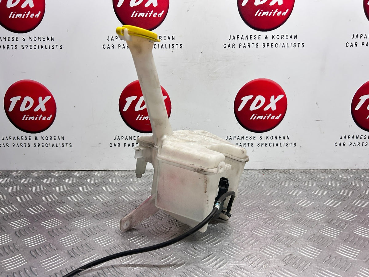 Toyota Yaris XP130 MK3 2012-2020 Genuine Washer Bottle Tank Resevoir - photo 2 of 7