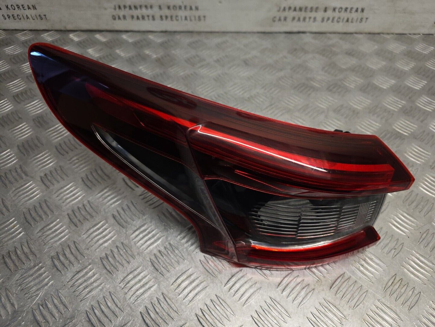 NISSAN QASHQAI J11 2017-2021 FACELIFT PASSENGER SIDE REAR OUTER BRAKE LIGHT LAMP