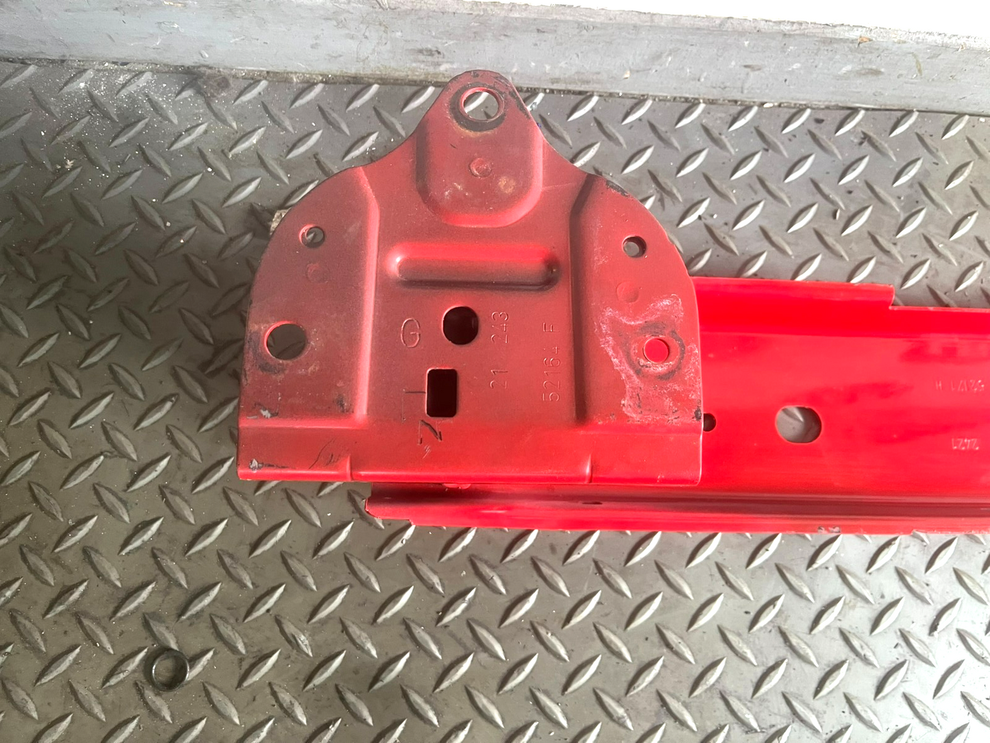TOYOTA YARIS MK3 2012-2019 GENUINE REAR BUMPER REINFORCEMENT CRASH BAR RED