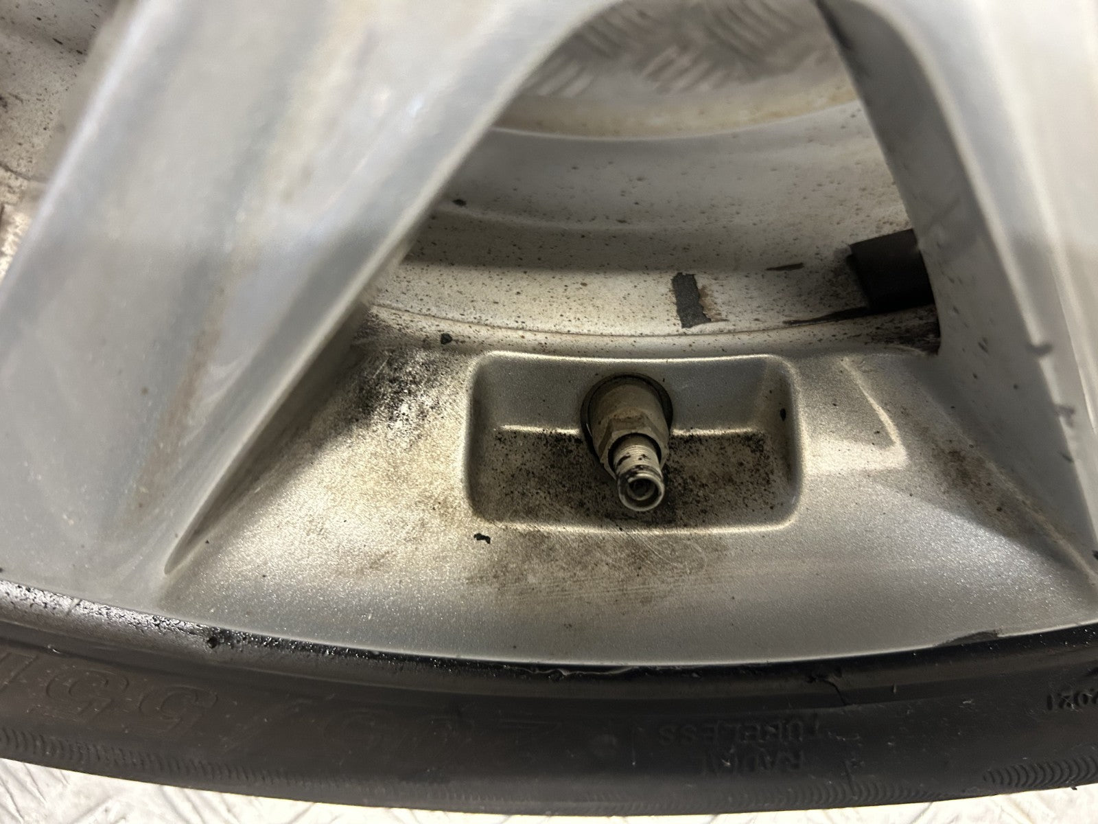 Kia Ceed (Cd) Mk3 2018-2024 16" Genuine Alloy Wheel 205/55/16 Tyre 6