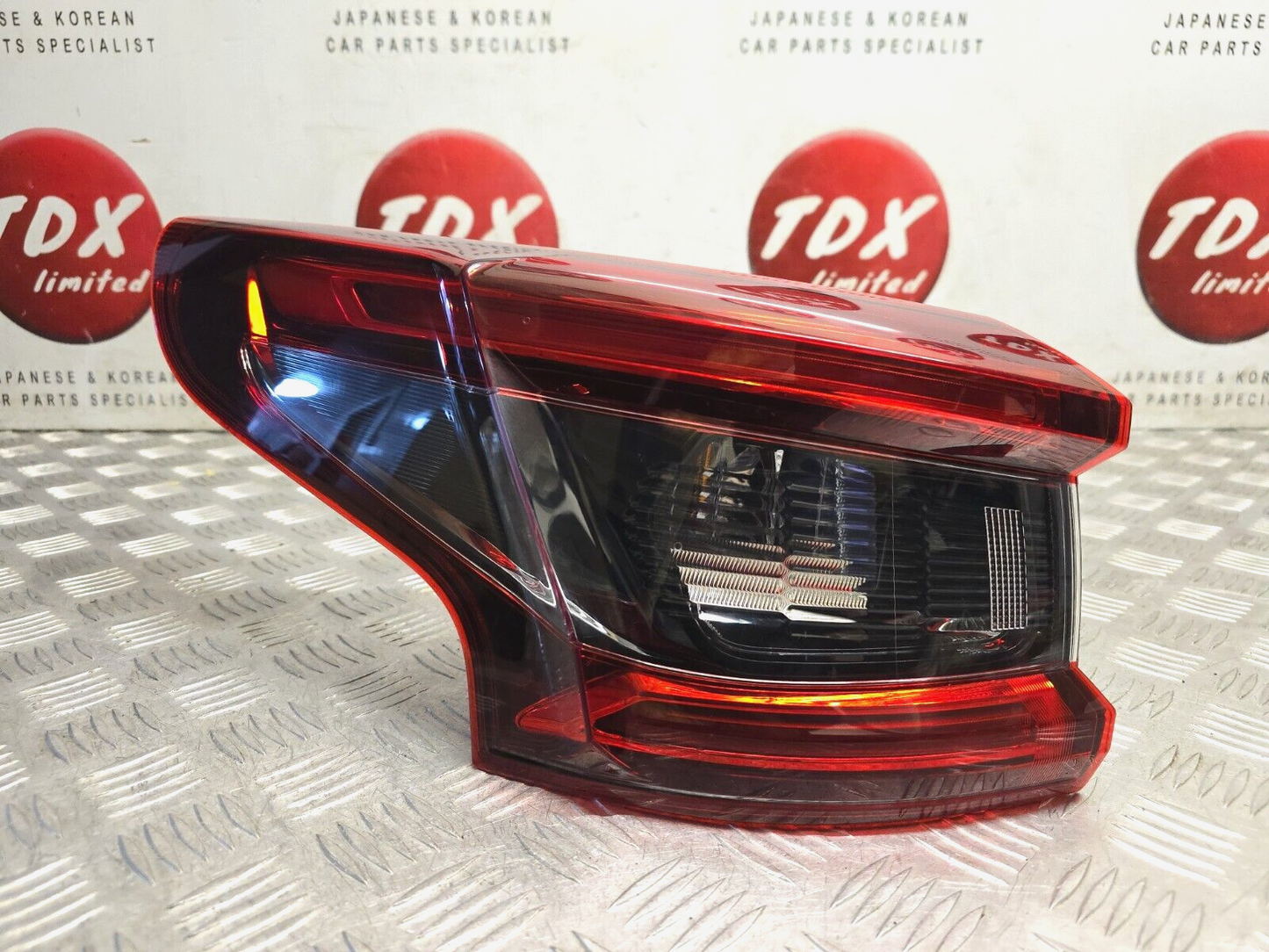 NISSAN QASHQAI J11 2017-2021 FACELIFT PASSENGER SIDE REAR OUTER BRAKE LIGHT LAMP