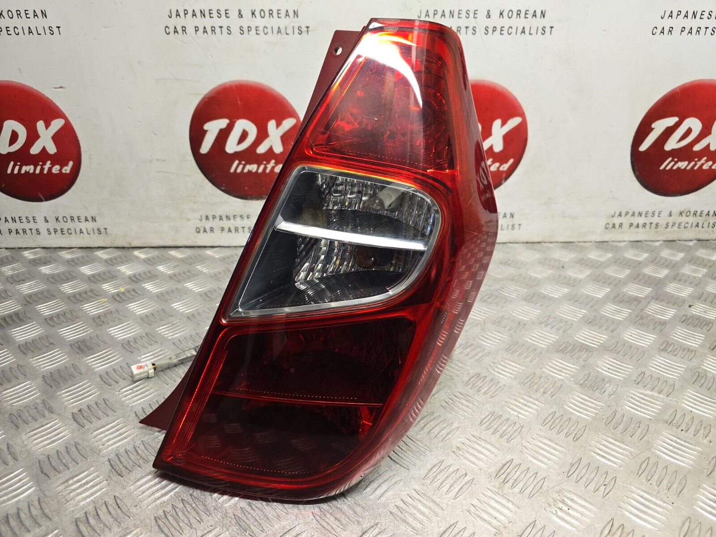 HYUNDAI I10 PA 2011-2013 FACELIFT DRIVERS SIDE REAR BODY BRAKE LIGHT 92402-0X110