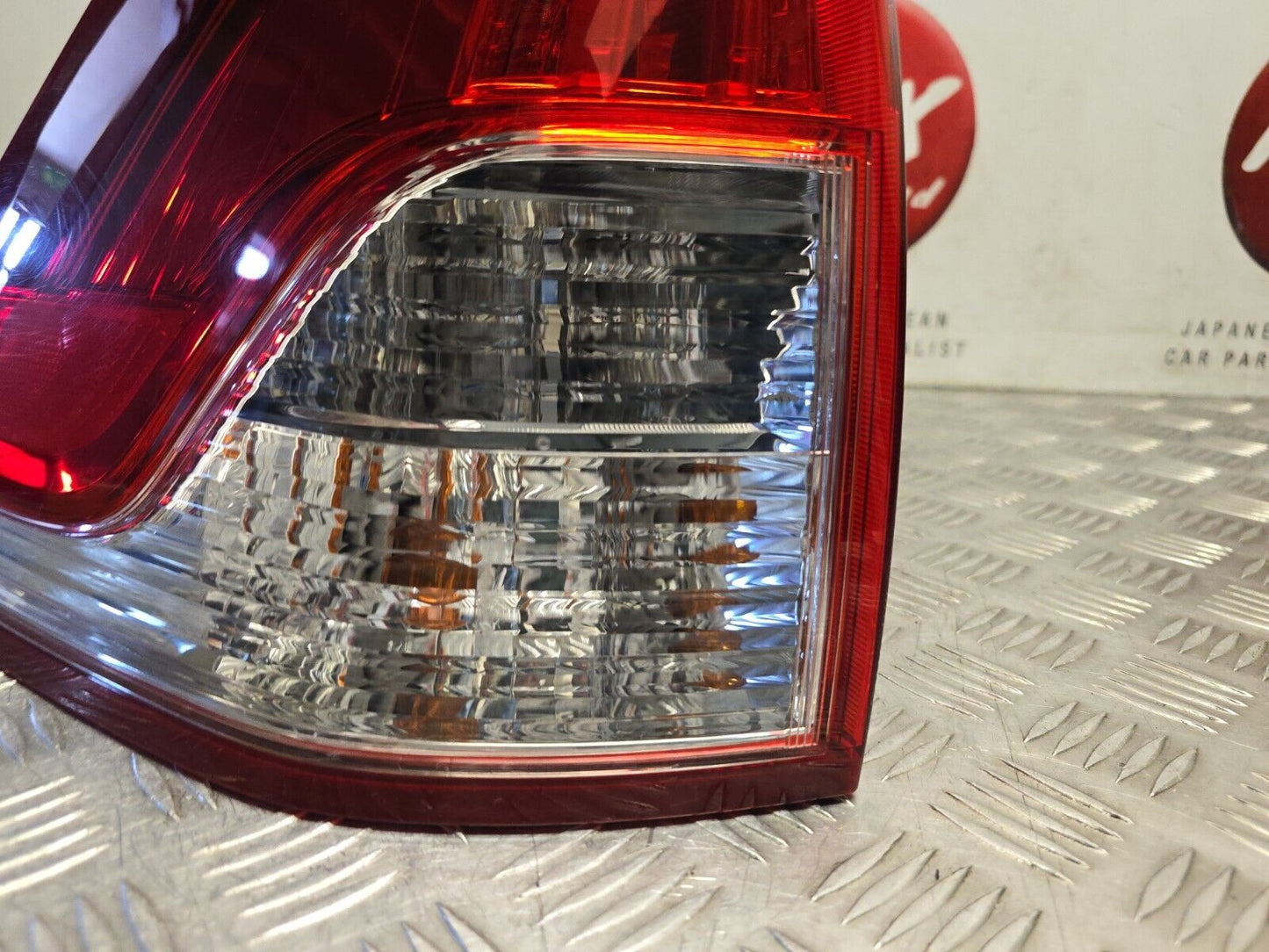 HONDA CR-V RM MK4 2013-2015 GENUINE PASSENGERS SIDE REAR OUTER BRAKE LIGHT LAMP