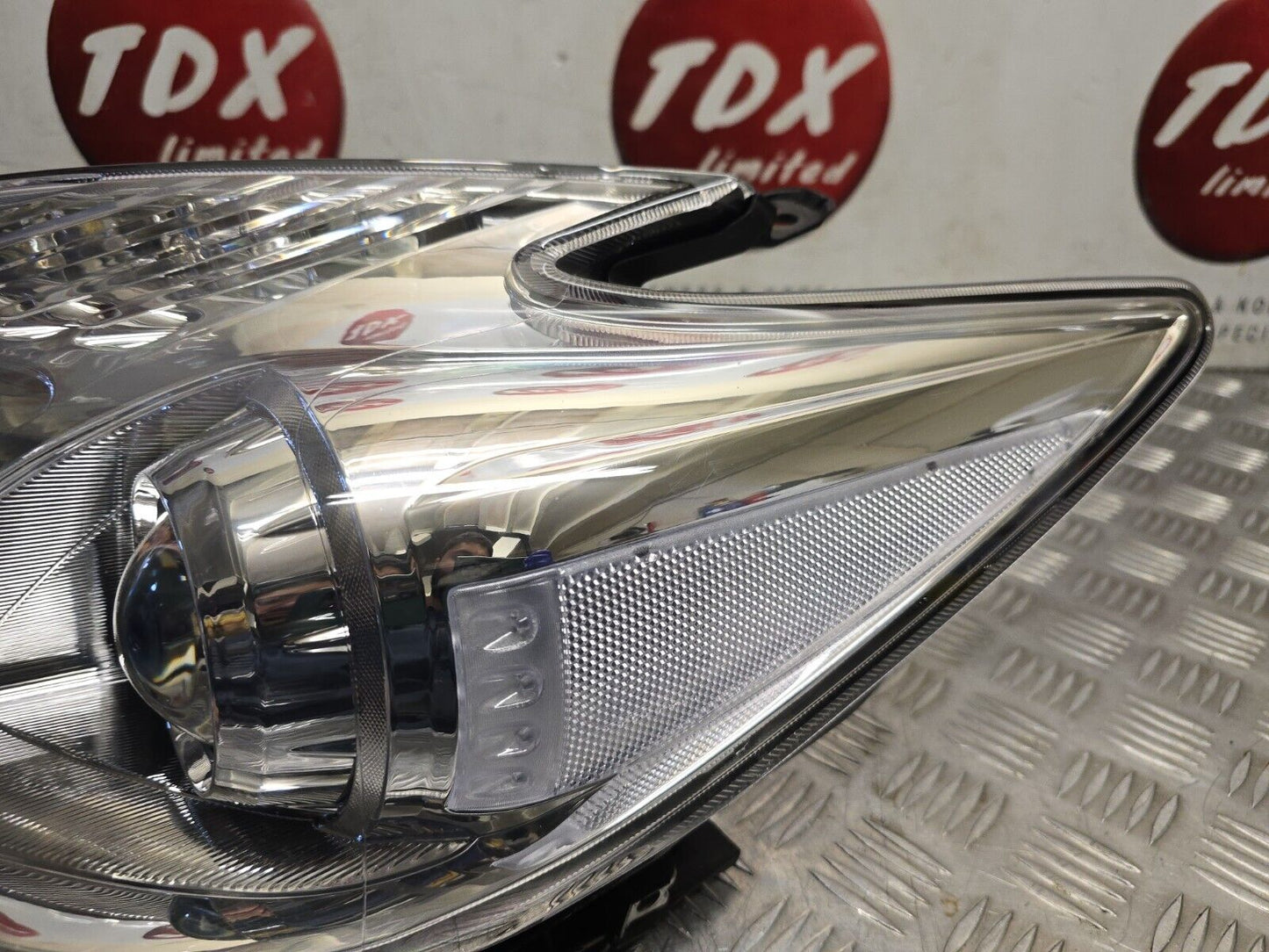 TOYOTA PRIUS MK3 2009-2015 AFTERMARKET DEPO PASSENGERS SIDE FRONT HEADLIGHT