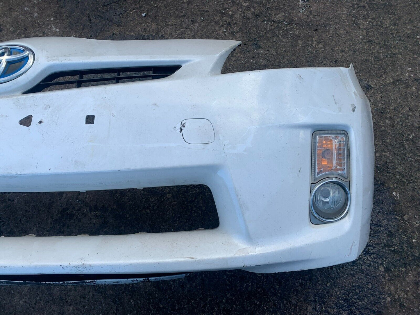 TOYOTA PRIUS MK2 2009-2014 PRE-FACELIFT GENUINE FRONT BUMPER WHITE