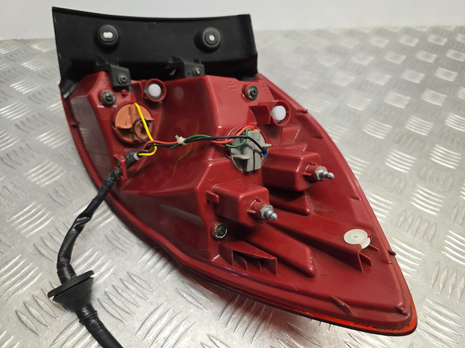 Kia Ceed Jd Mk2 2012-2018 Hatchback Passengers Rear Body Brake Light 92401-A20 9