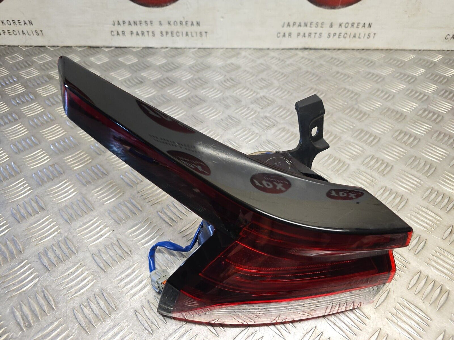 NISSAN QASHQAI J12 2021-2024 GENUINE PASSENGERS SIDE REAR OUTER LED BRAKE LIGHT