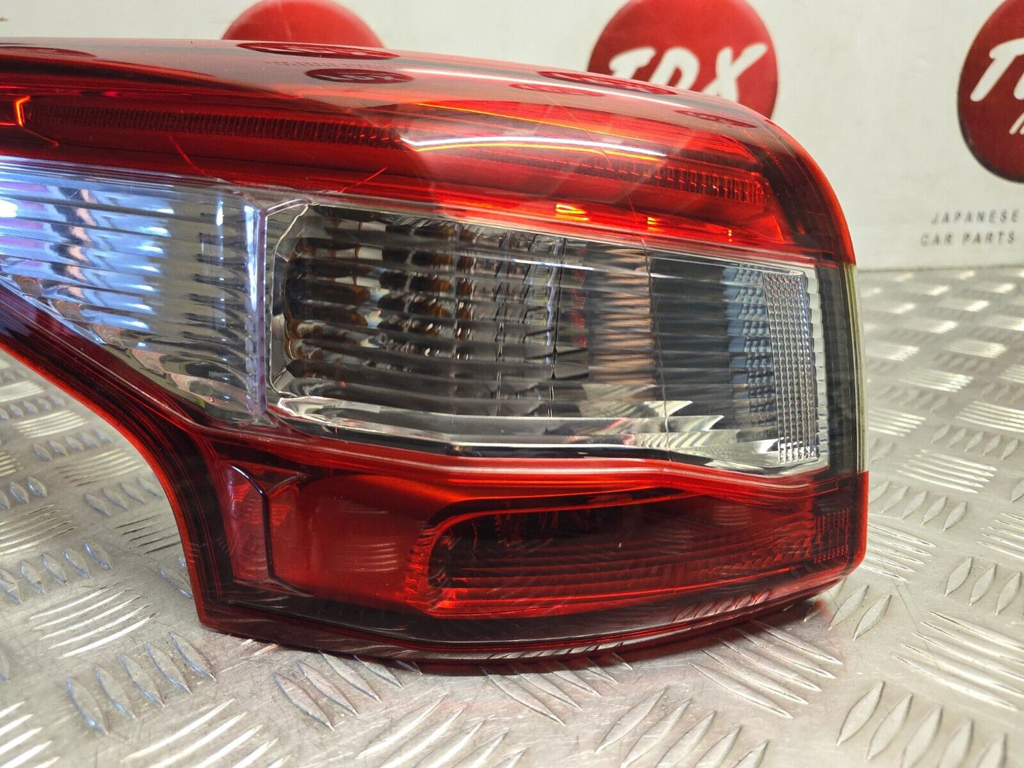 NISSAN QASHQAI J11 2014-2017 PRE-FACELIFT PASSENGER REAR OUTER BRAKE LED LIGHT