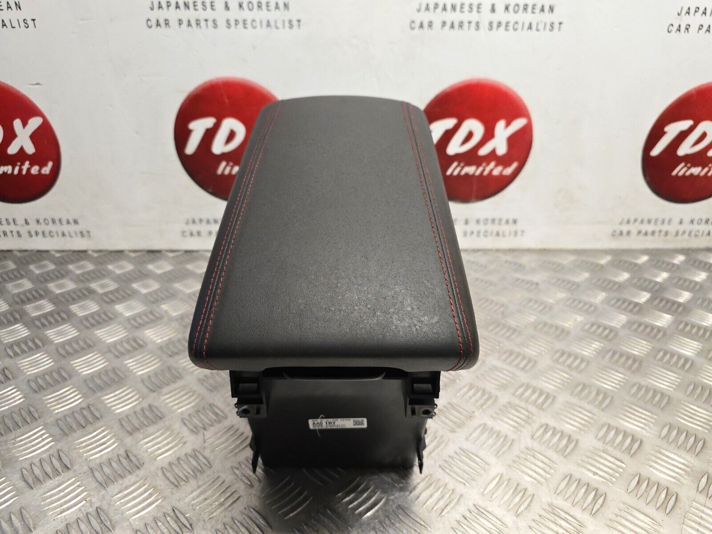 HYUNDAI TUCSON (TL/TLE) MK3 N-LINE 2015-2020 GENUINE LEATHER RED STITCH ARMREST