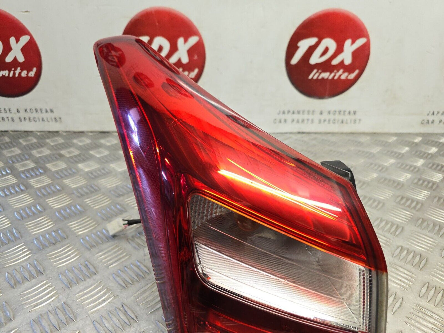 HYUNDAI I30 GD MK2 2012-2017 HATCHBACK PASSENGER REAR BODY BRAKE LIGHT 92401-A50