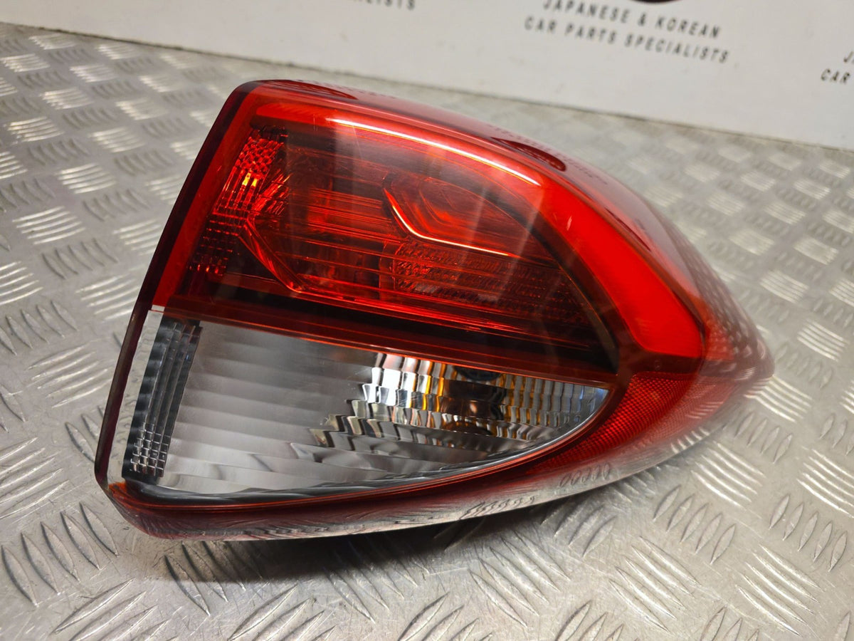 Hyundai Tucson MK3 2015-2018 Drivers Side Rear Outer Brake Light 92402-D7100 - photo 2 of 9