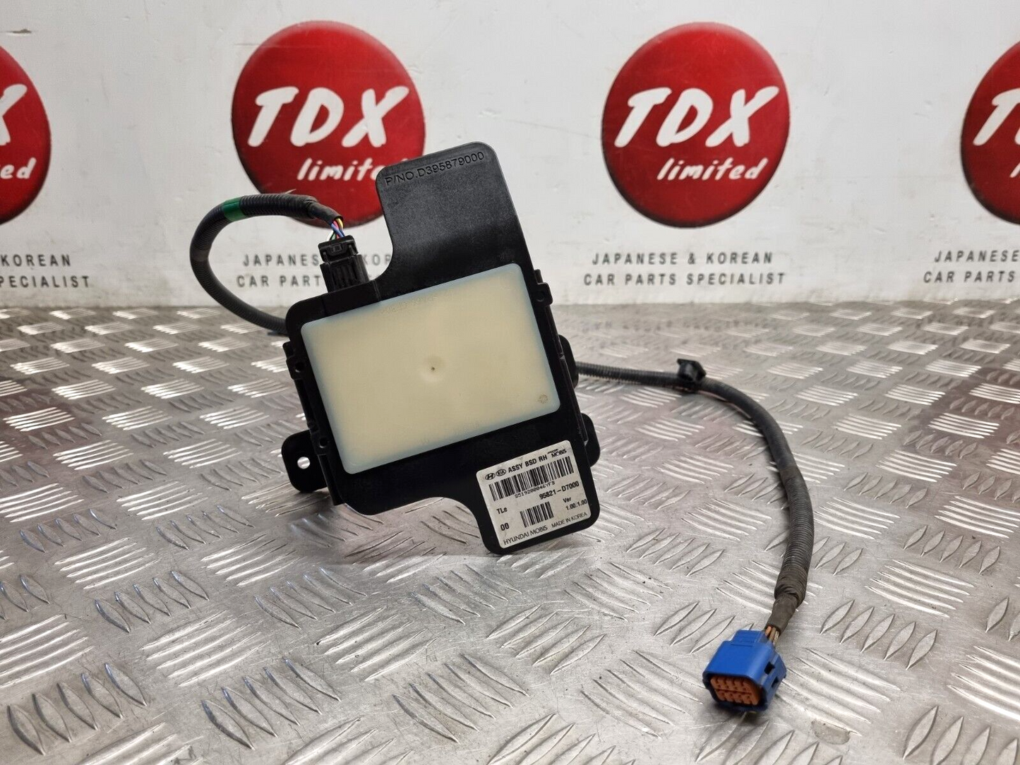 Hyundai Tucson Mk3 Tle 2015-2018 Genuine Drivers Rear Blind Spot Radar Sensor 1