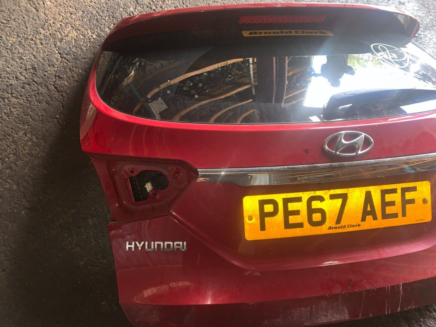 HYUNDAI I40 ESTATE MK1 11-19 GENUINE REAR TAILGATE SHELL RED COLLECTION