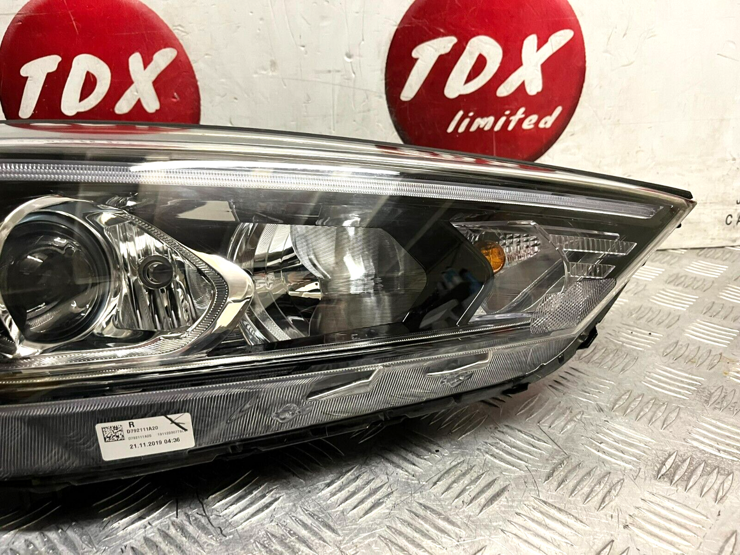 HYUNDAI TUCSON (TL/TLE) MK2  2018-2021 GENUINE DRIVER SIDE HEADLIGHT D7921-21A40