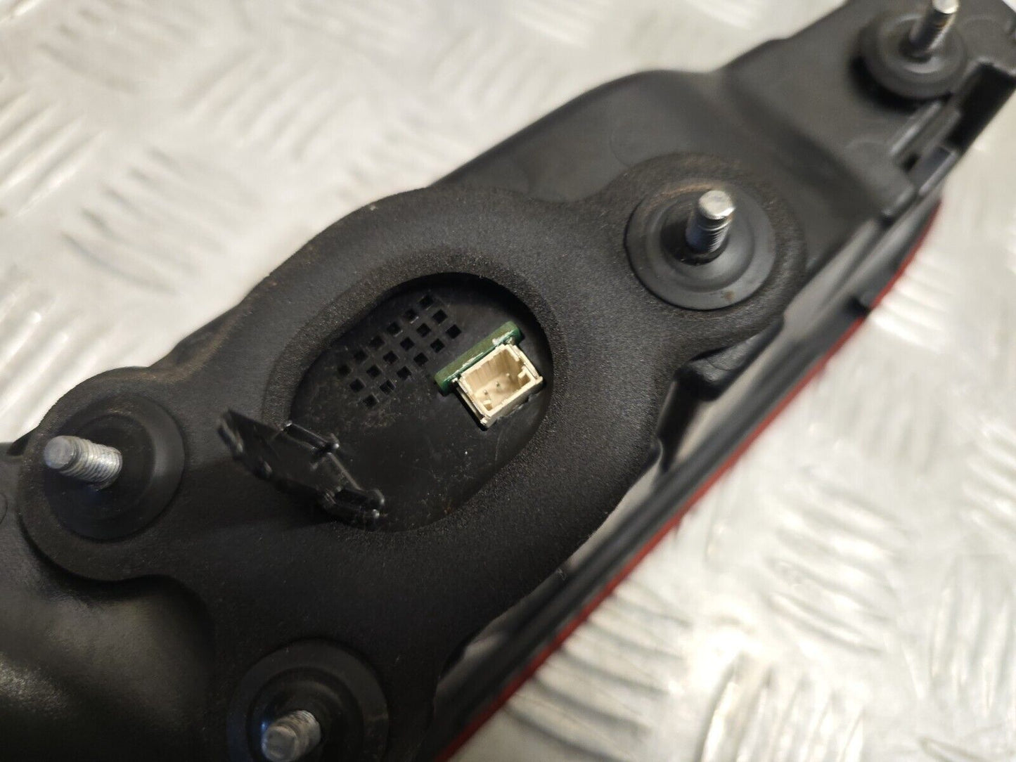 HYUNDAI KONA 2017-2020 DRIVERS SIDE REAR INNER TAILGATE LED LIGHT 92404J9100