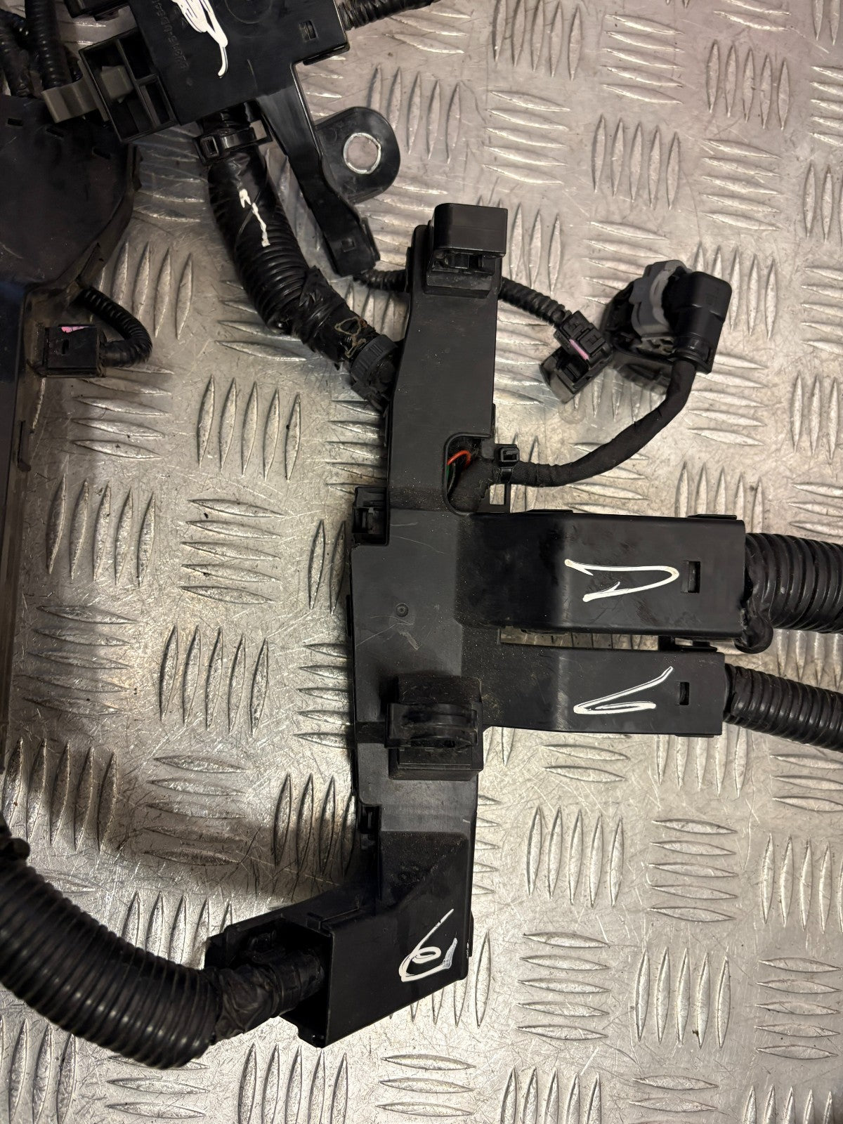 Toyota Yaris XP210 MK4 2020-2023 1.5 M15A-FXE Engine Wiring Loom 82121-K0240-D - photo 6 of 10