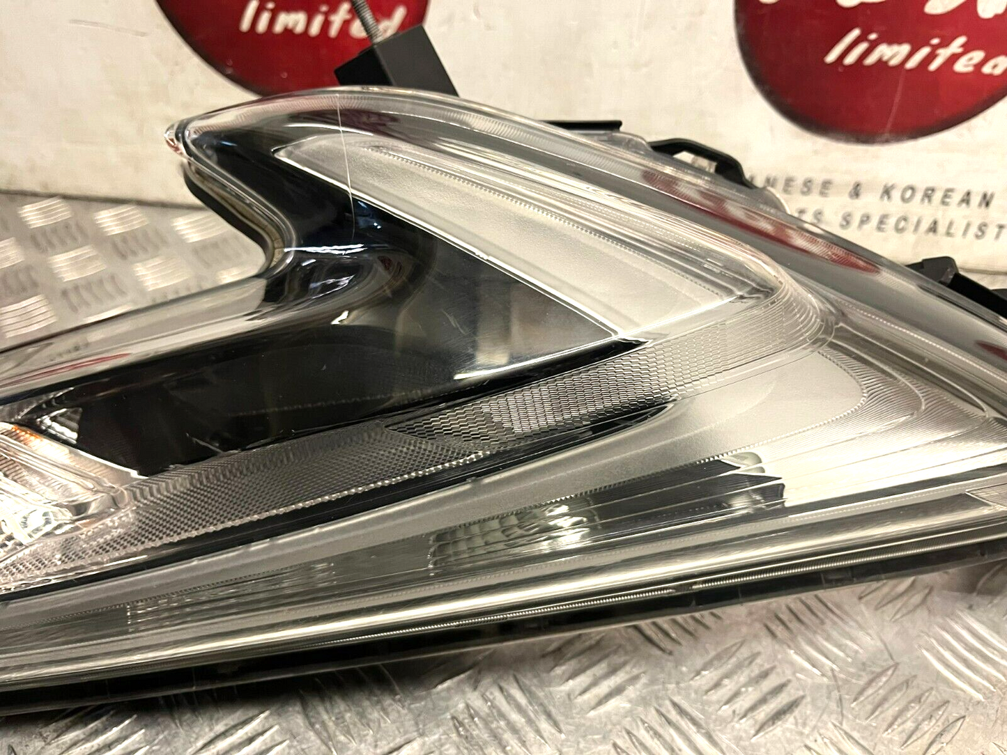 NISSAN JUKE F15 2014-2019 FACELIFT GENUINE PASSENGER SIDE UPPER HEADLIGHT