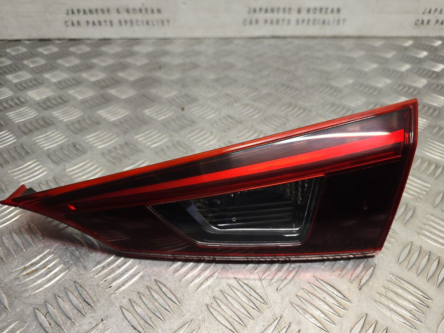 MAZDA 3 SALOON BM/BN MK3 2014-2018 GENUINE DRIVERS REAR INNER BOOTLID LIGHT