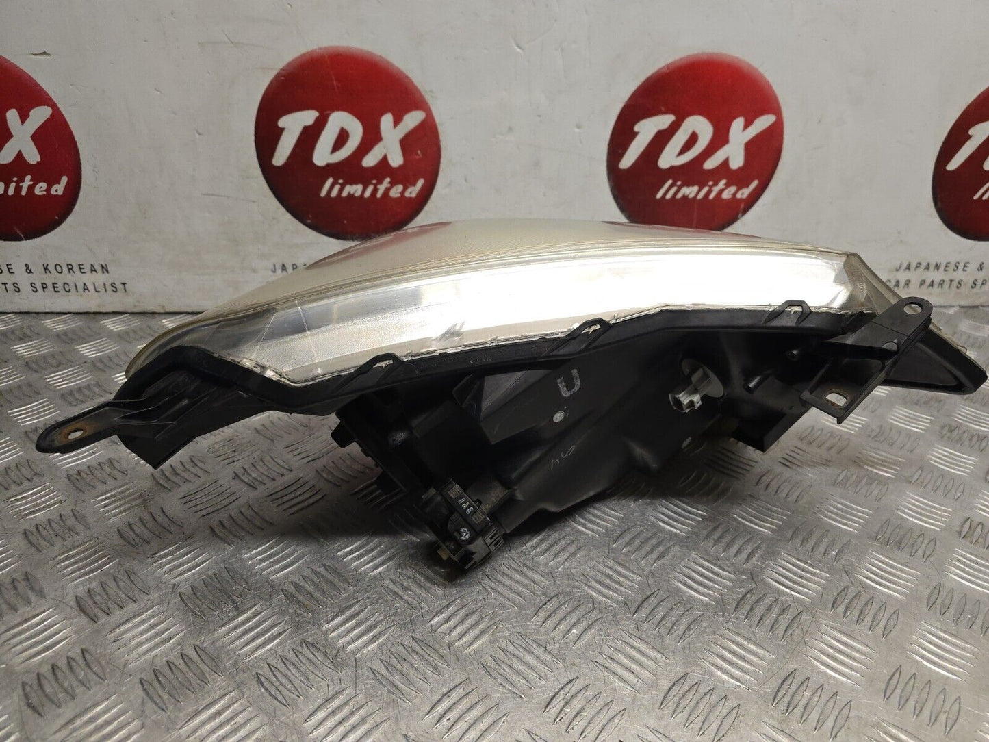 TOYOTA YARIS MK3 2012-2014 PREFACELIFT GENUINE PASSENGERS SIDE HALOGEN HEADLIGHT