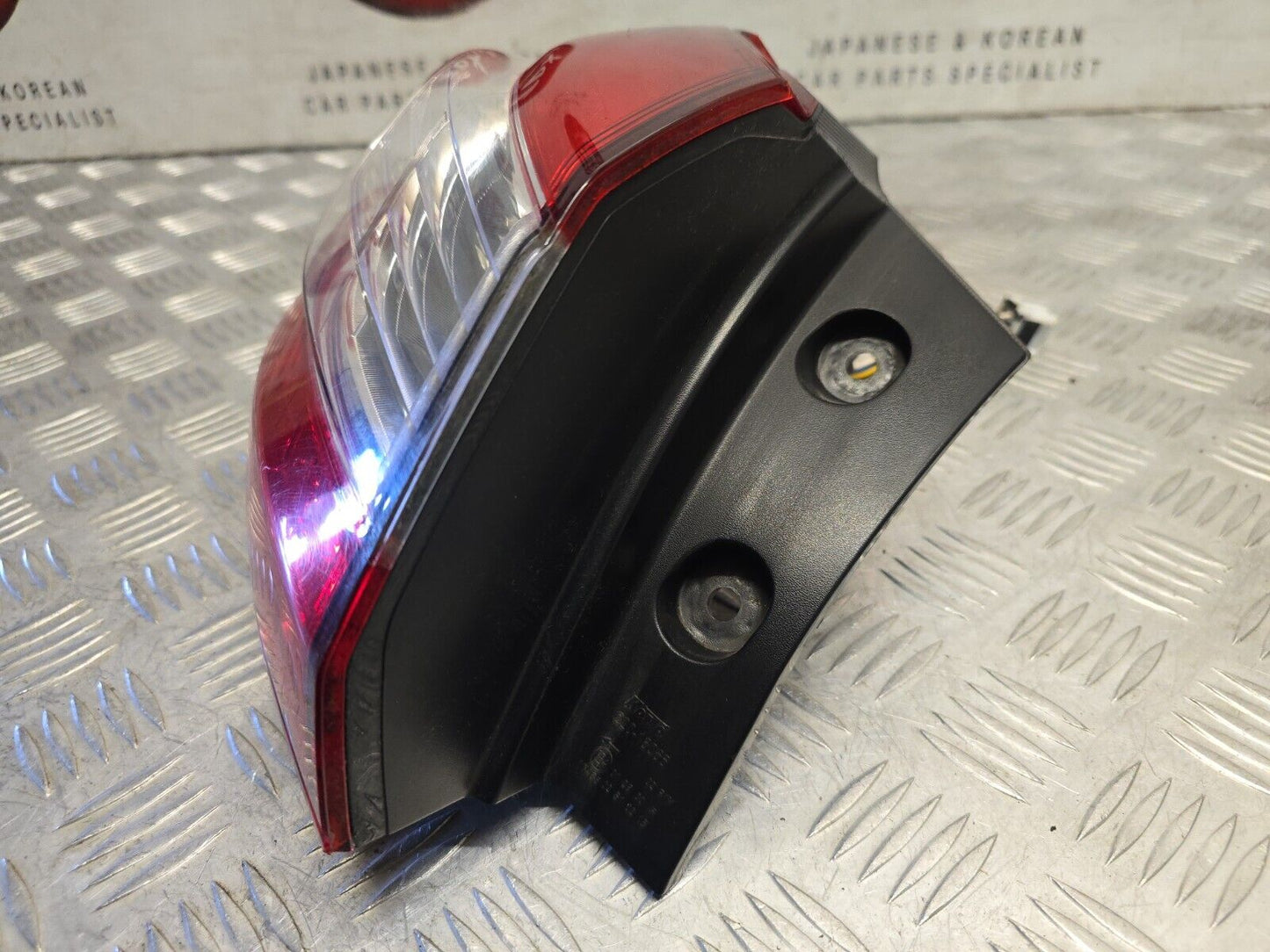 NISSAN PULSAR C13 2014-2018 GENUINE PASSENGERS SIDE REAR OUTER BRAKE LIGHT LAMP