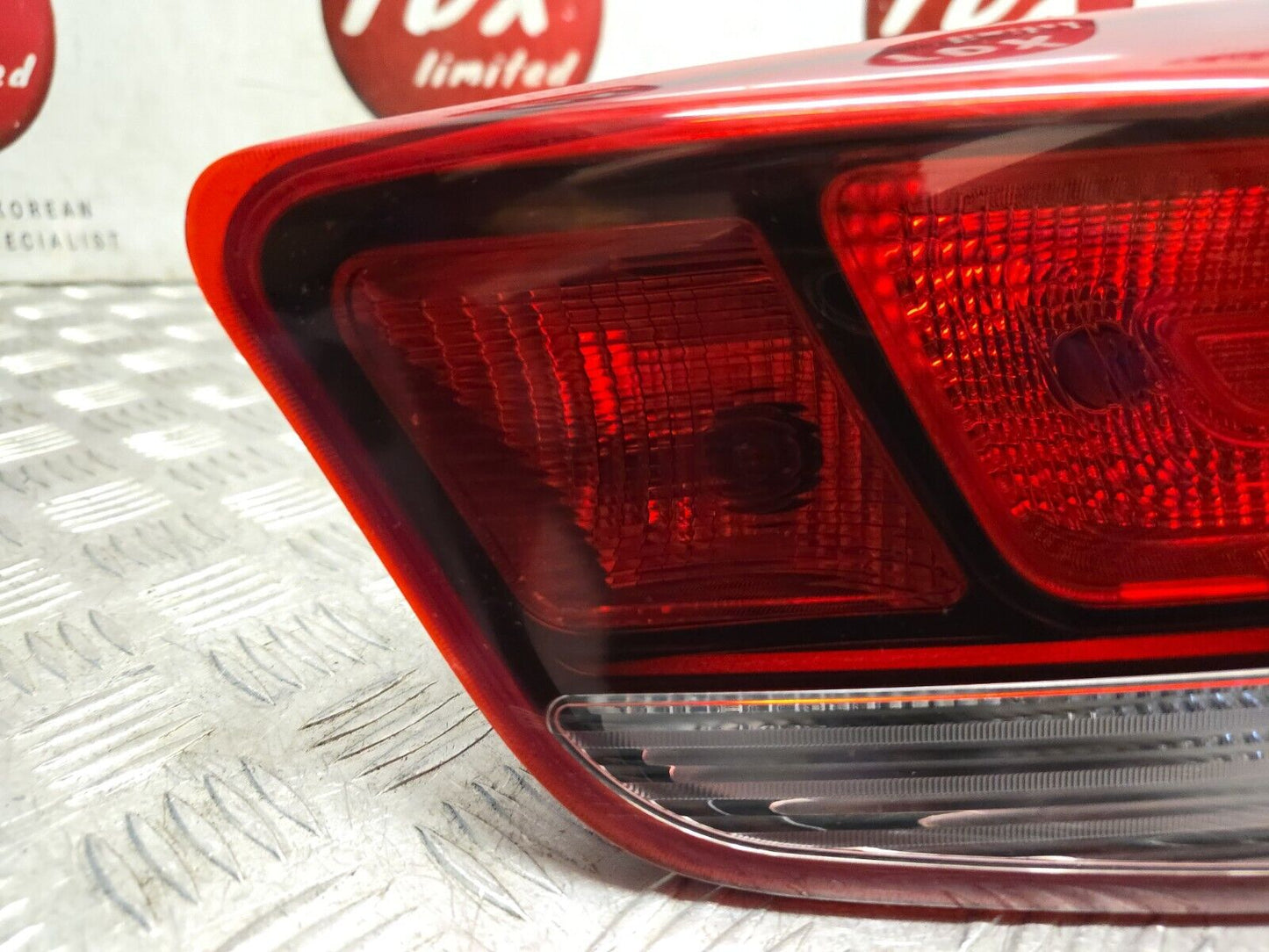 KIA RIO YB MK4 2017-2023 GENUINE DRIVERS SIDE REAR INNER TAILGATE LIGHT 92404-H8