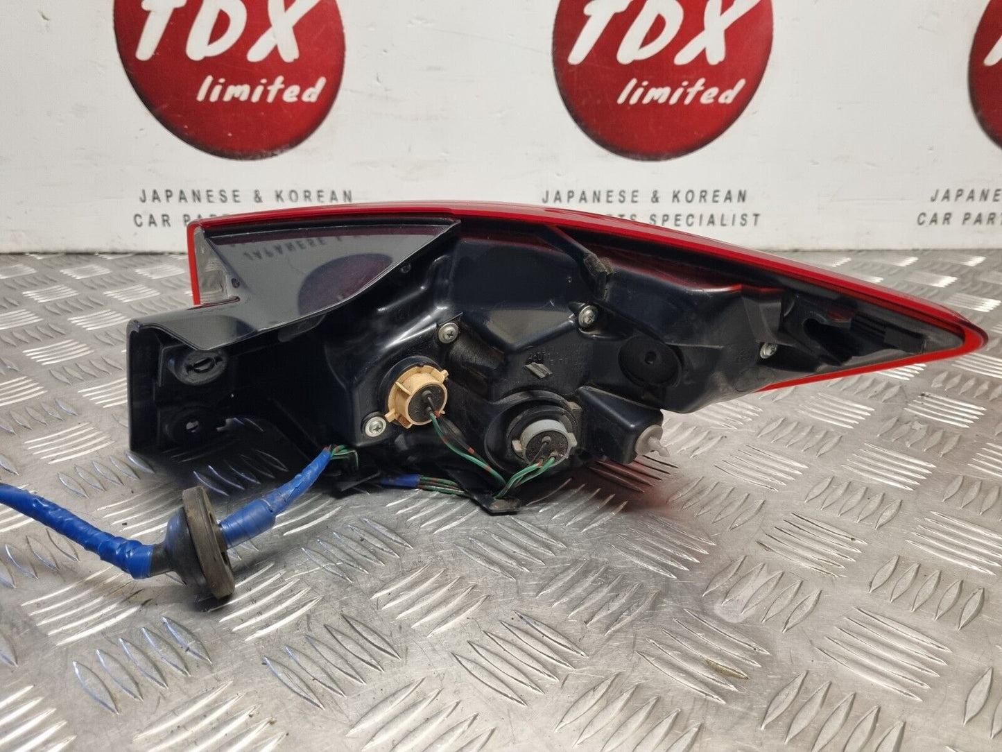 MAZDA CX-3 DK 2015-2020 GENUINE PASSENGERS SIDE REAR OUTER BRAKE LIGHT DB2R51160