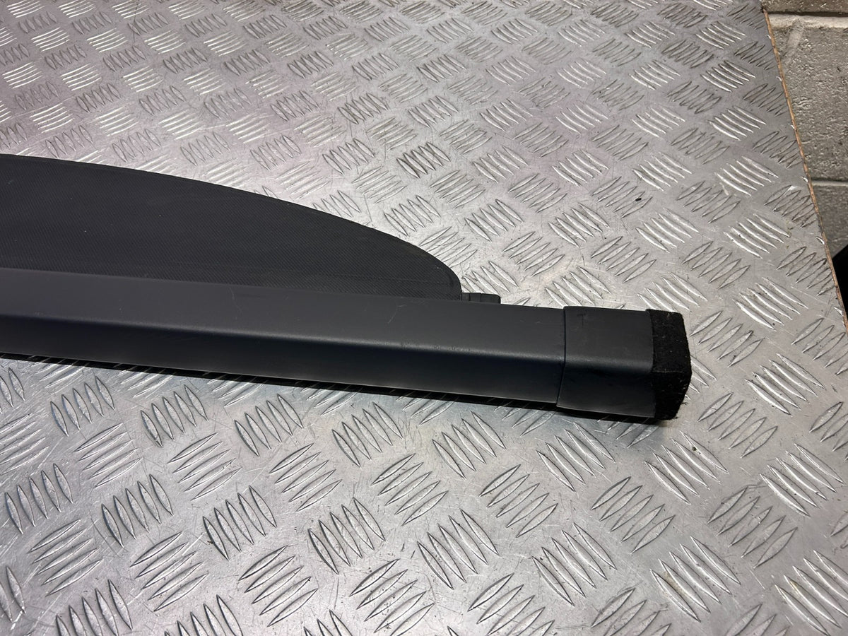 Hyundai ix35 LM MK1 2010-2015 Genuine Roller Blind Parcel Shelf / Luggage Cover - photo 4 of 7