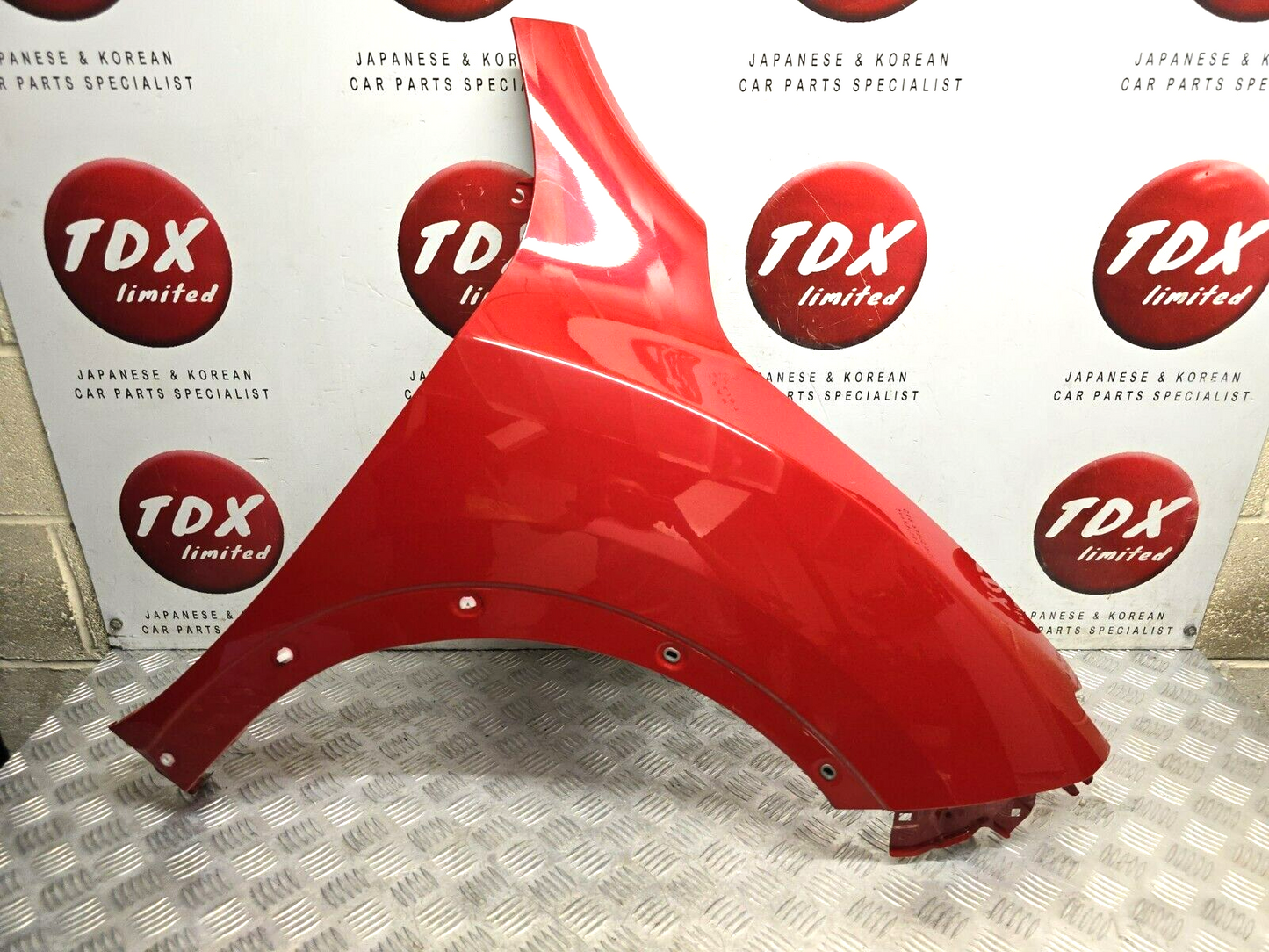 NISSAN JUKE F15 2014-2019 GENUINE FACELIFT DRIVER SIDE WING/FENDER Z10 RED