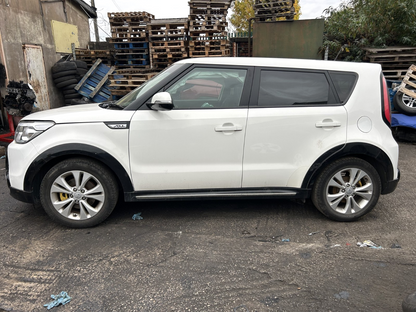 2017 KIA SOUL URBAN 1.6 DIESEL 6SPEED MANUAL WHITE VEHICLE FOR BREAKING AND PARTS