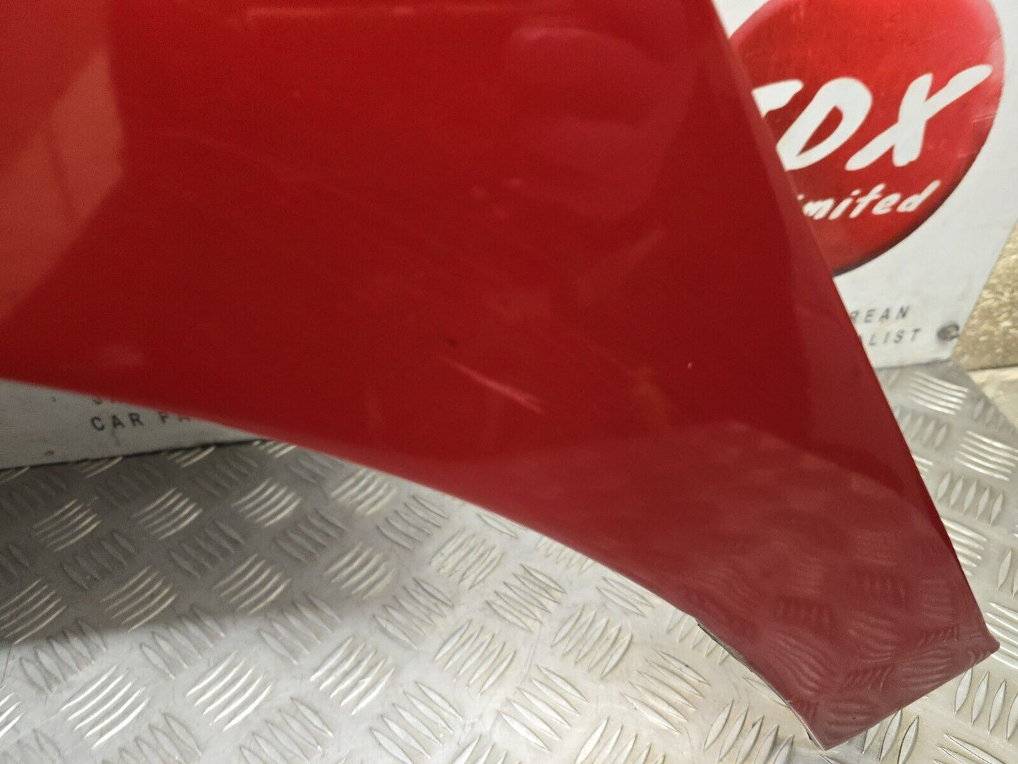 TOYOTA VERSO 2009-2012 GENUINE PASSENGER SIDE WING/FENDER RED