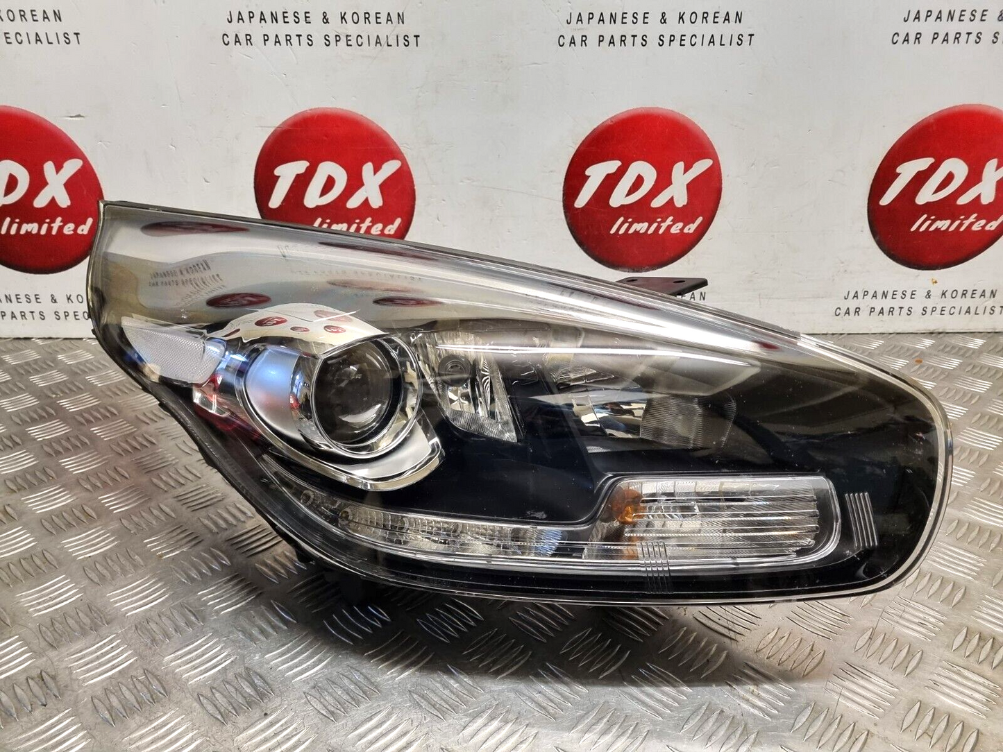 KIA CARENS (RP) MK3 2013-2019 GENUINE DRIVERS SIDE HALOGEN LED HEADLIGHT