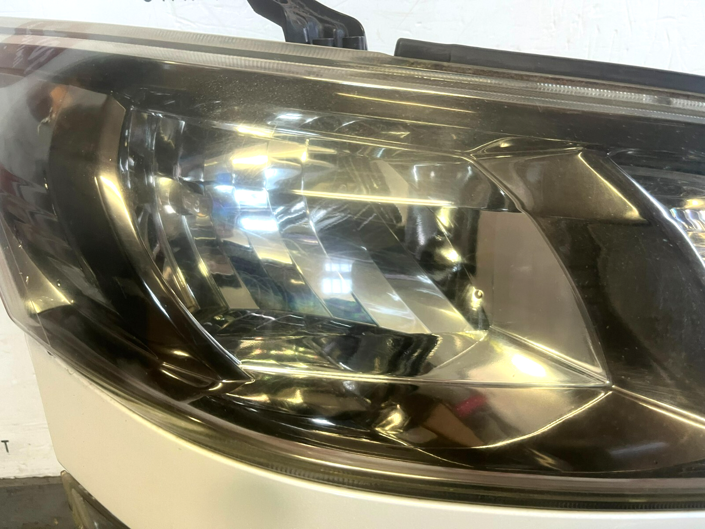 TOYOTA VELLFIRE 2008-2015 GENUINE DRIVER SIDE COMPLETE HEADLIGHT 85967-52020
