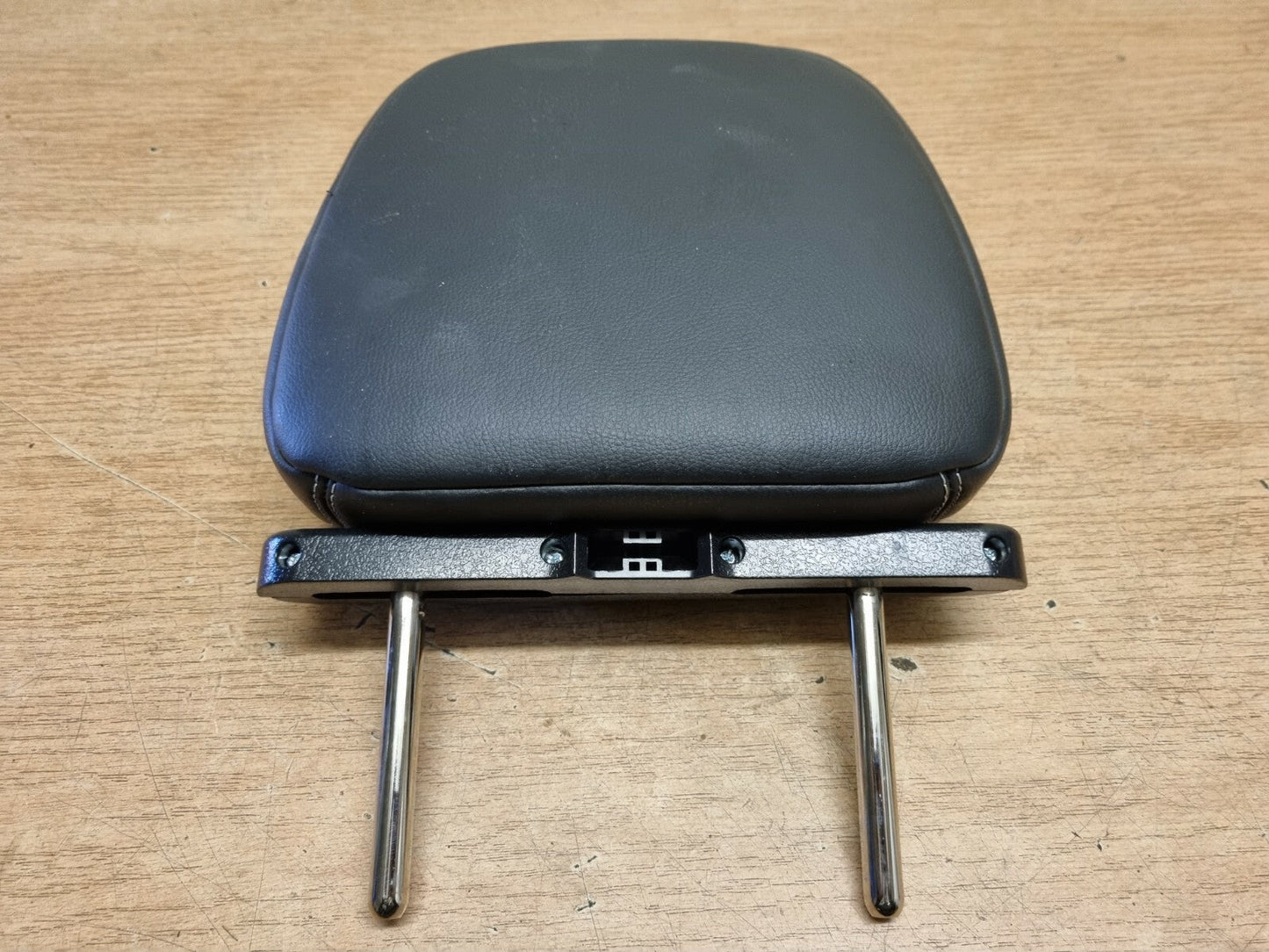 Suzuki SX4 S-Cross Genuine Front Passengers/Drivers Leather Headrest 2013-2016