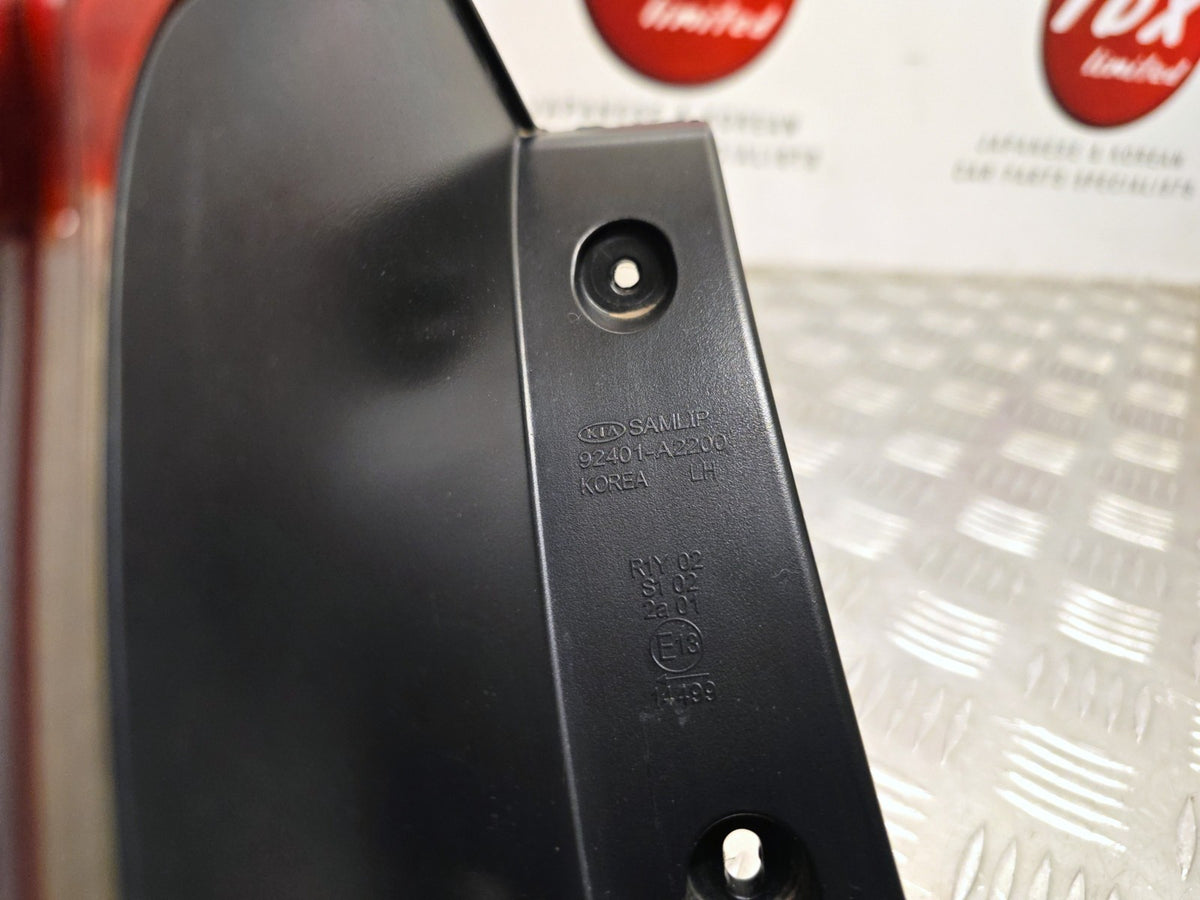 Kia Ceed MK2 Hatchback 2016-2018 Passengers Rear Outer Brake Light 92401-A2200 - photo 6 of 8