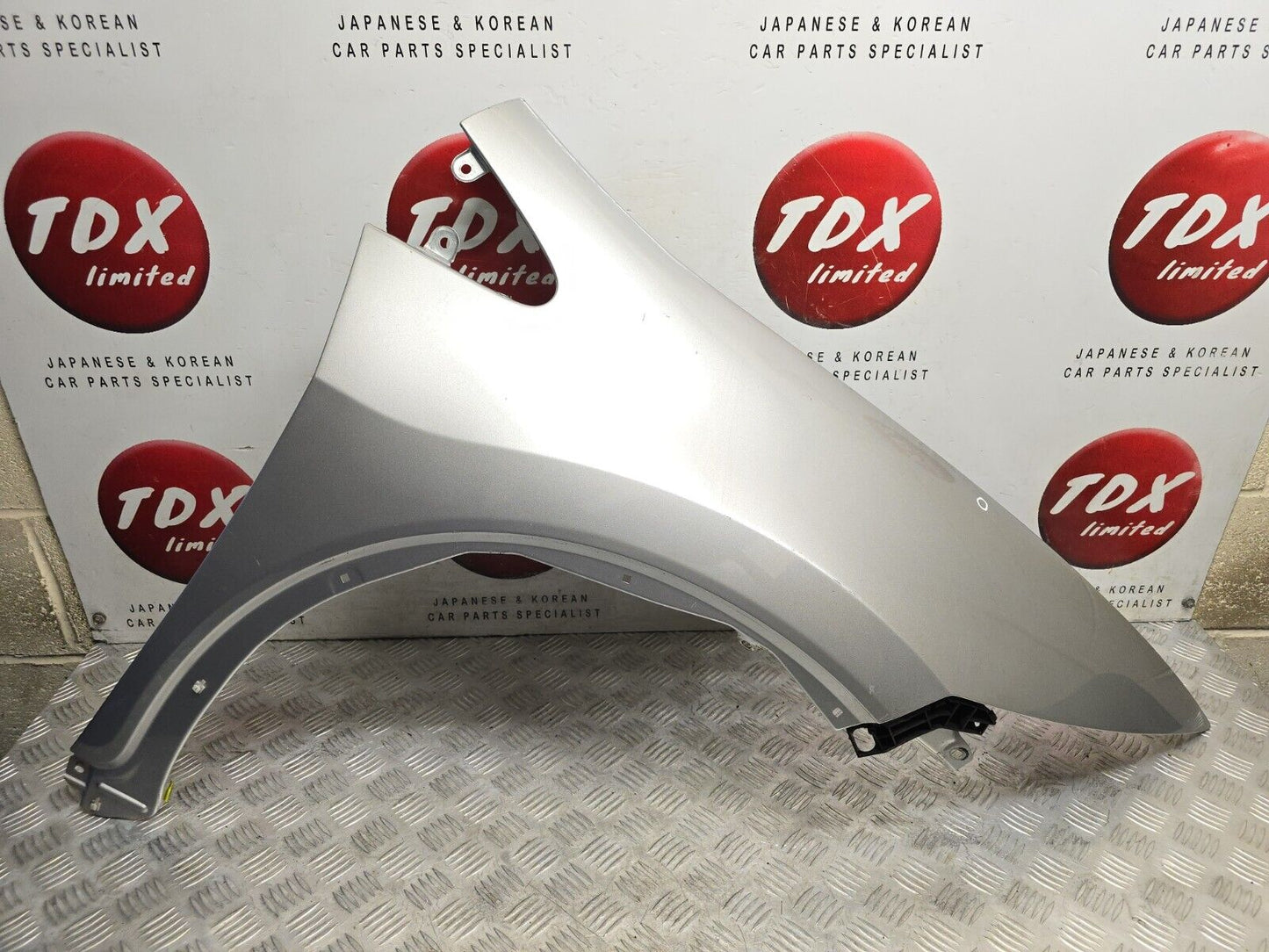 HONDA CIVIC TYPE-R FN2 2006-2011 GENUINE DRIVER SIDE WING FENDER SILVER