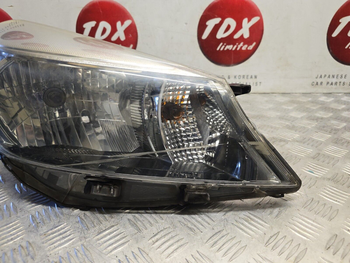 TOYOTA YARIS MK3 2012-2014 PREFACELIFT GENUINE DRIVERS SIDE HALOGEN HEADLIGHT